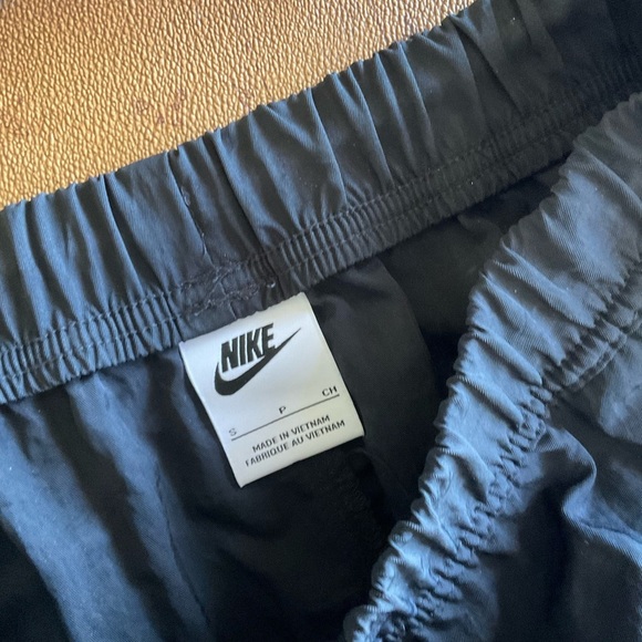 Nike Sportswear Essential woven skirt - Picture 4 of 9